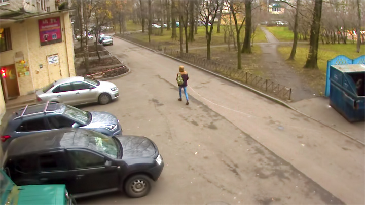 Онлайн веб-камера во дворе дома №12 на проспекте Славы в Санкт-Петербурге (Санкт-Петербург, Россия)
